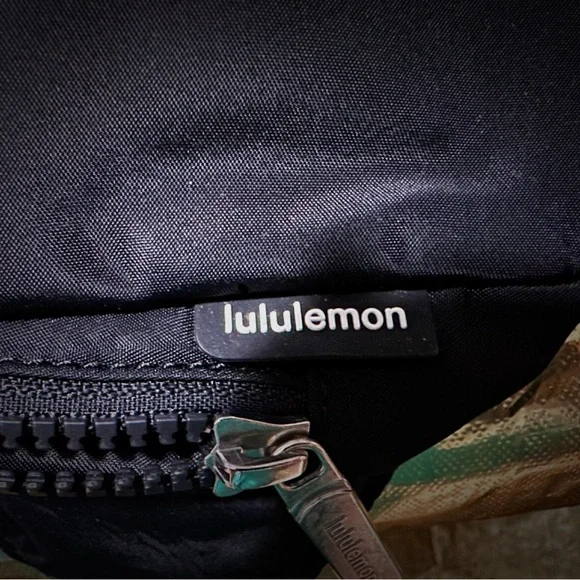 lululemon athletica Black Belt Bag new without tags - Picture 6 of 16